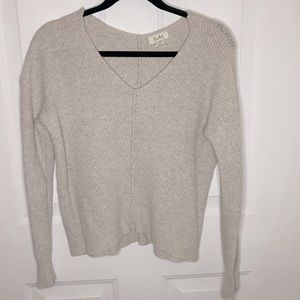 Kaisley Cream Sweater V Neck- Size Small